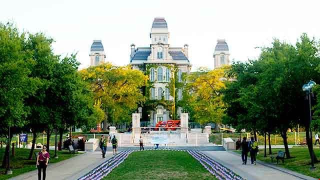 加州大學(xué)戴維斯分校.jpg