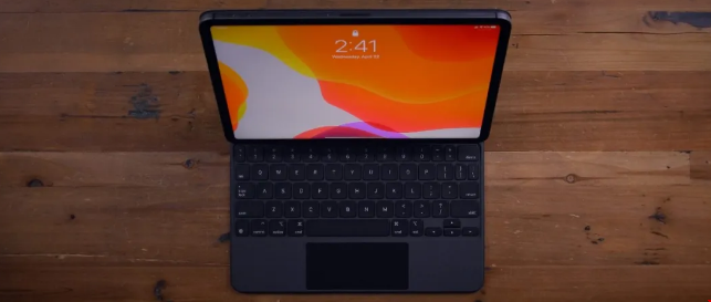 鮑登學(xué)院送每位學(xué)生一臺(tái)iPad Pro.png