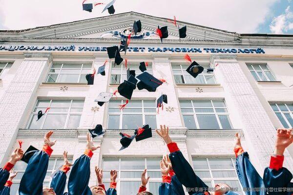 美國學生怎么能考上好大學.jpg