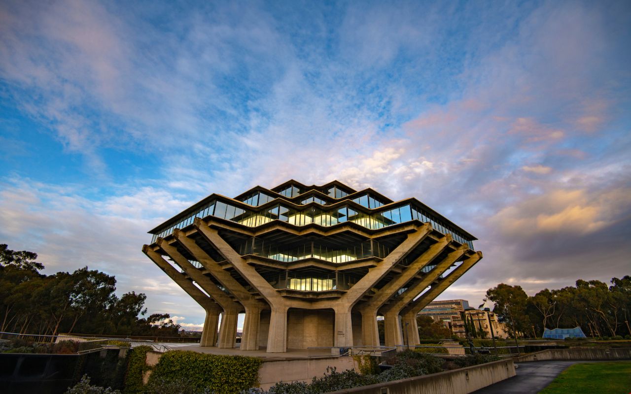 加州大學(xué)圣迭戈分校.jpg