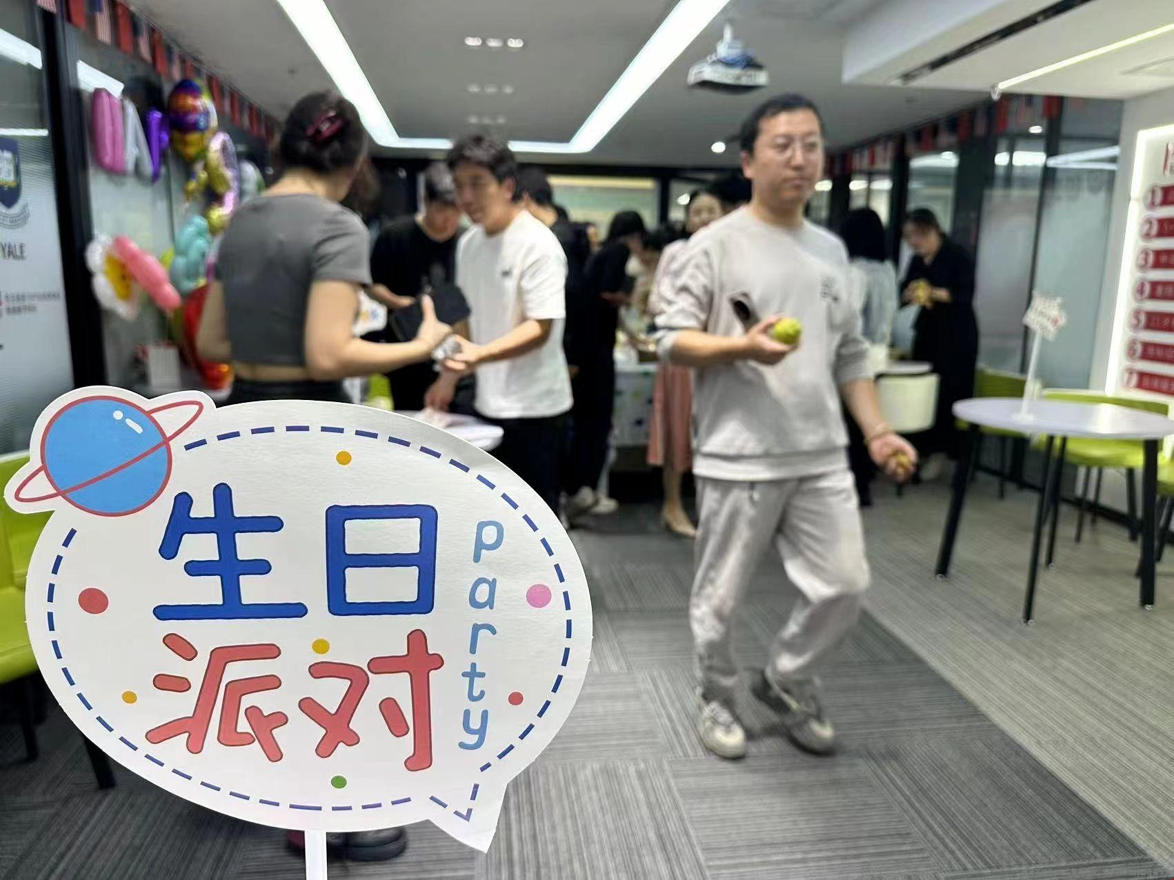 托普仕留學(xué)9月份.jpg