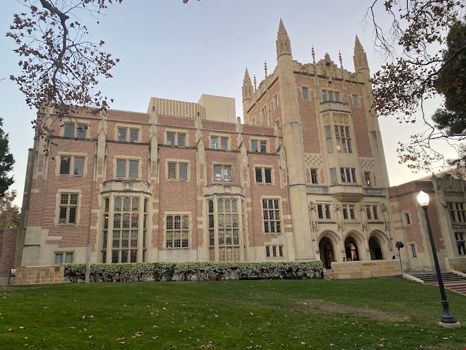 ucla交通情況.jpg